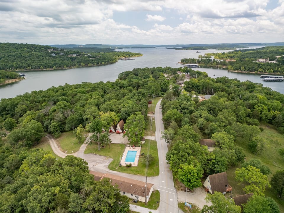 Overview of Happy Valley Lodge
