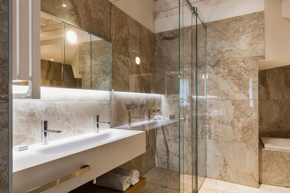House, Accessible, Smoking | 5 bedrooms, soundproofing, high-speed internet