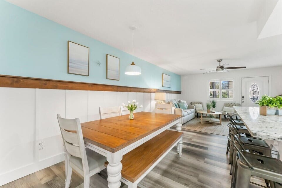 Dining room with bar stools on the island!