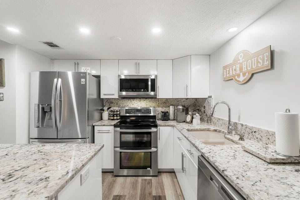 Stunning kitchen with granite and stainless steel appliances!