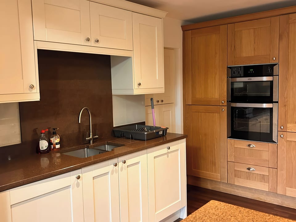 Cottage | Private kitchen | Fridge, dishwasher, electric kettle, toaster
