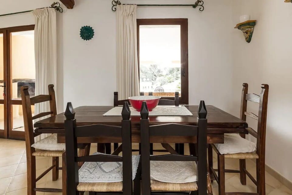 Dining Room, Room Detail