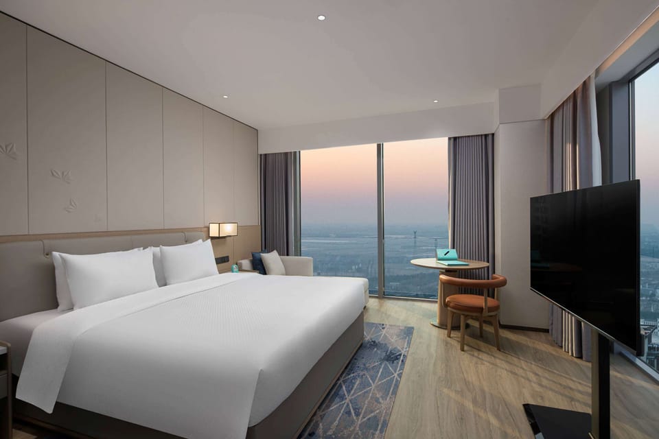 Executive Room, 1 King Bed, Non Smoking | WiFi (free)