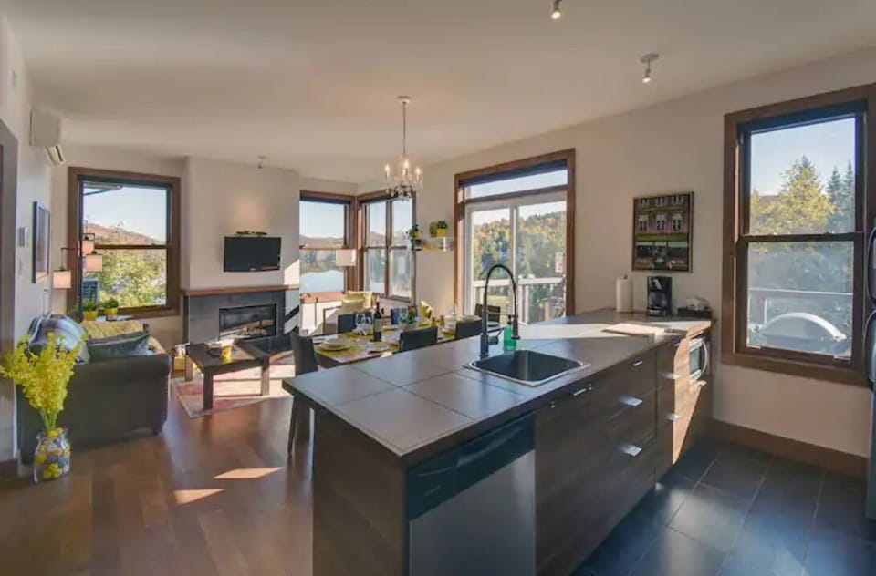 Overall view of the living area