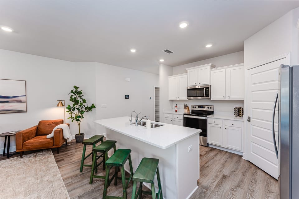 Our fully furnished kitchen will make cooking easy!