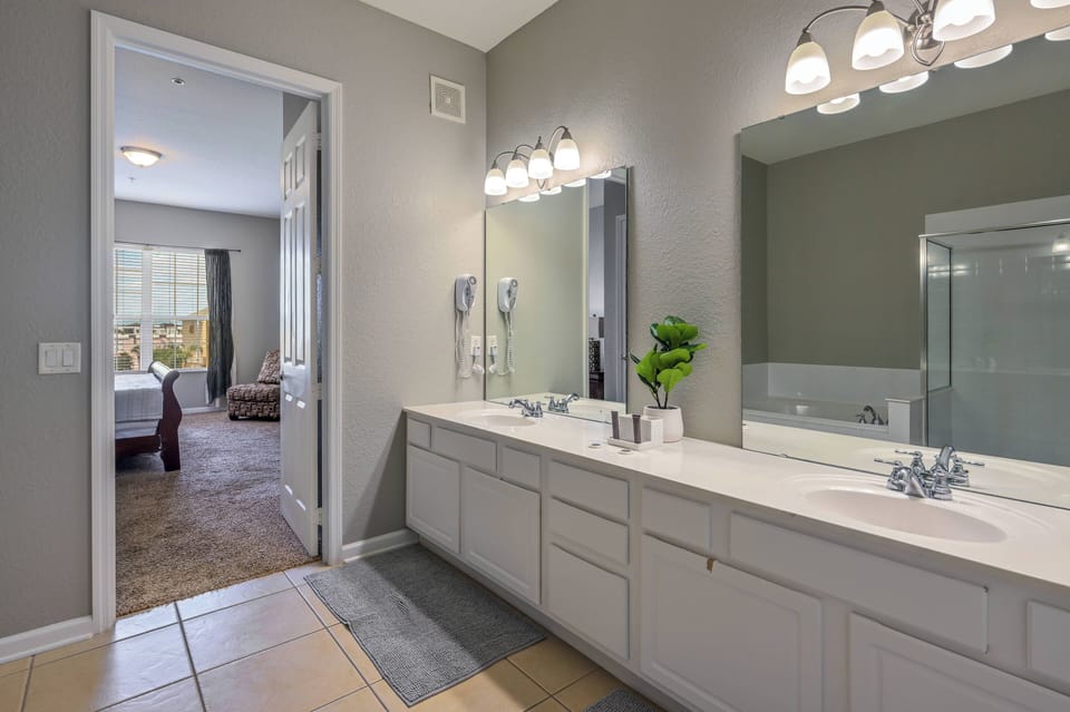 Private bathroom in king suite