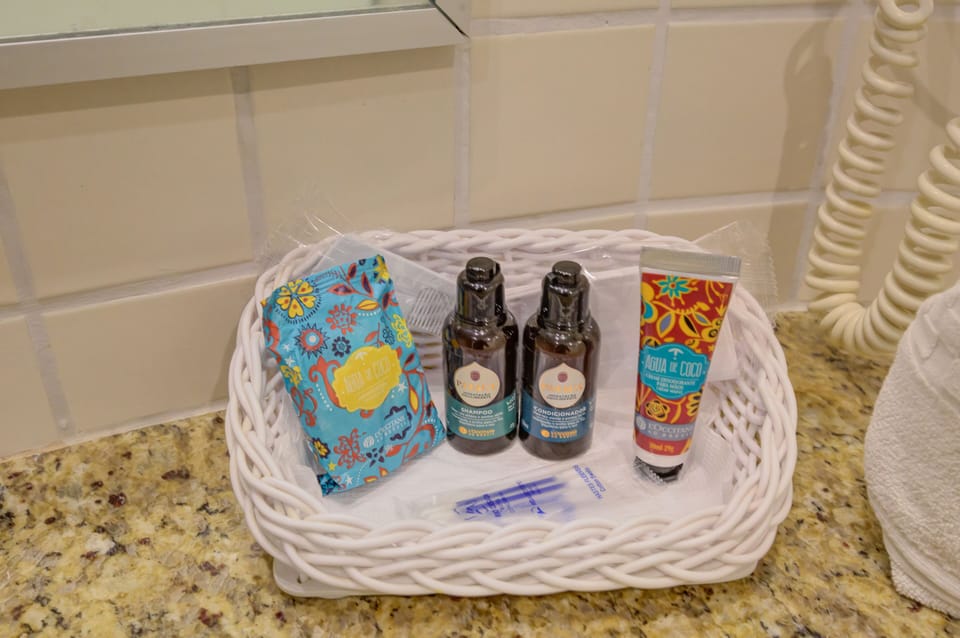 Deluxe Triple Room, No Windows | Minibar, in-room safe, desk, soundproofing