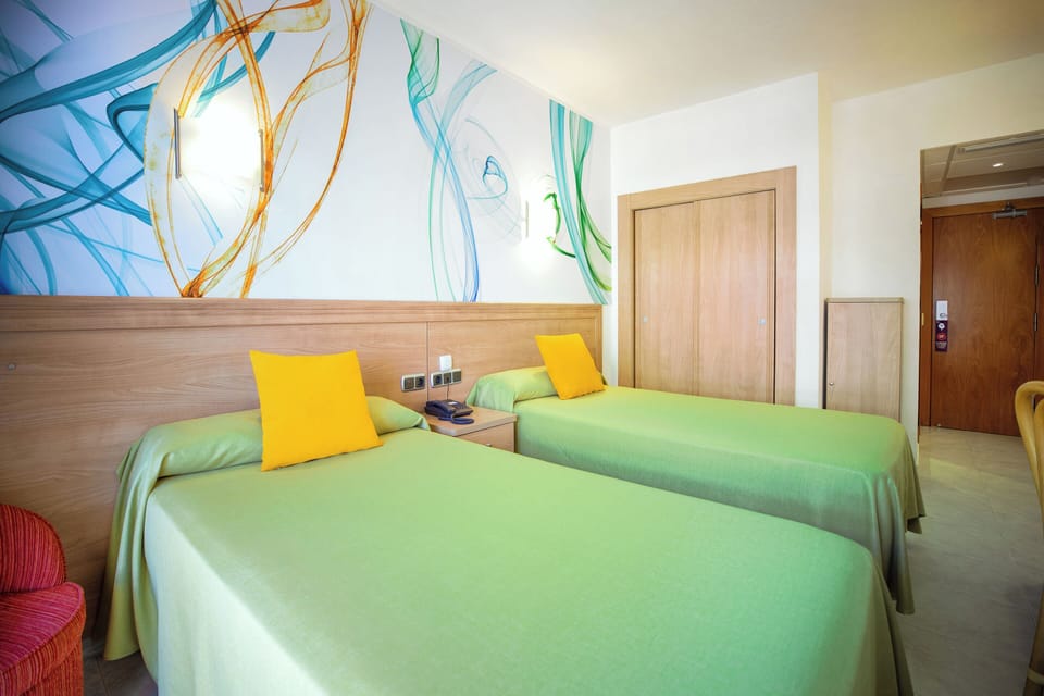 In-room safe, desk, free WiFi, bed sheets