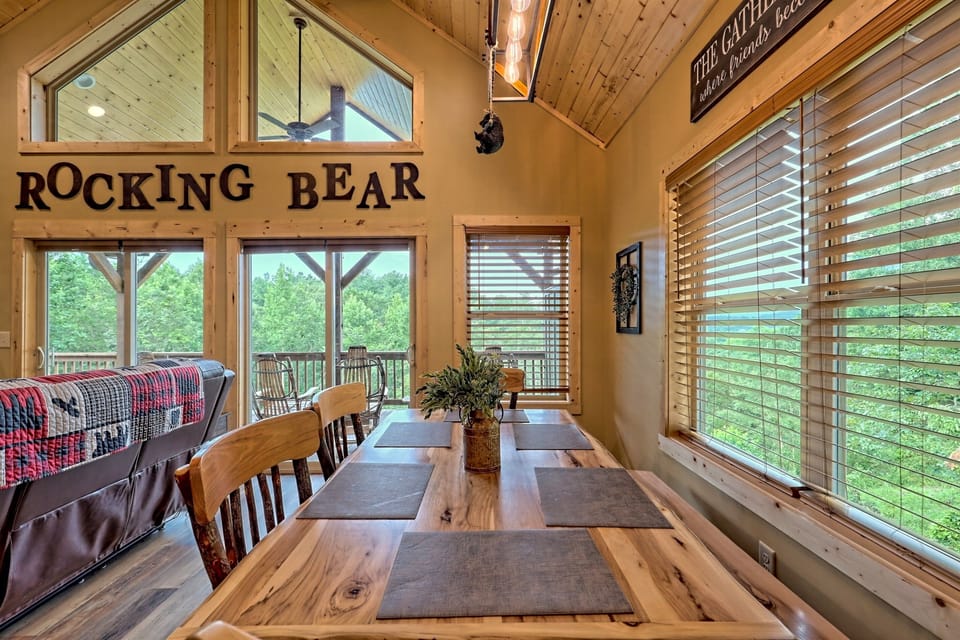 Perfect spot to sit and eat!