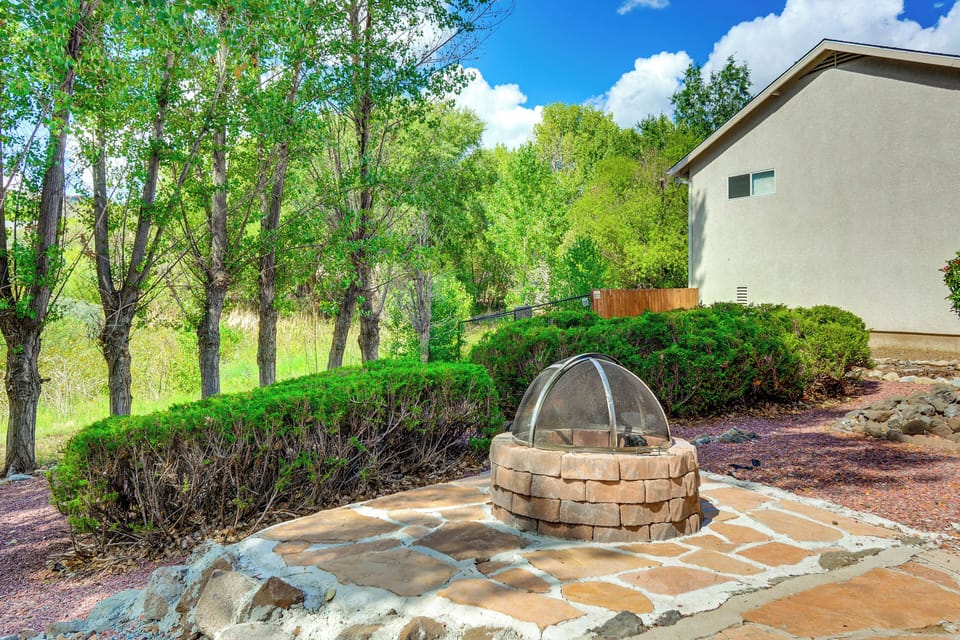 Yard | Fire Pit (Bring Your Own Wood)