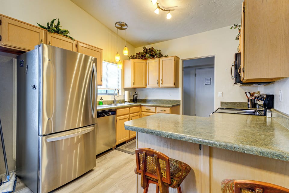Kitchen | Cooking Basics | Dishware & Flatware | Trash Bags | Paper Towels