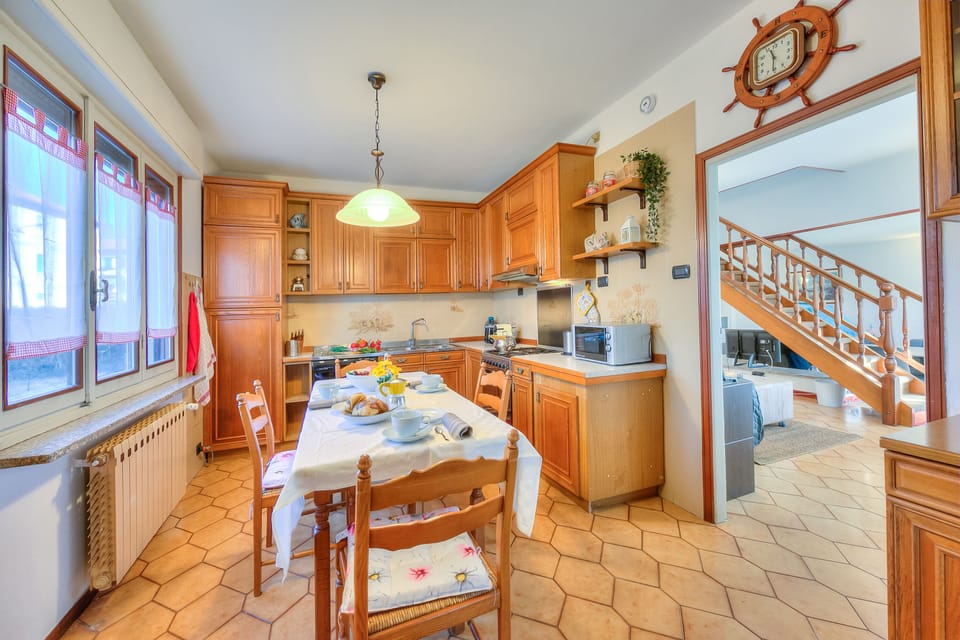 Kitchen and dining area