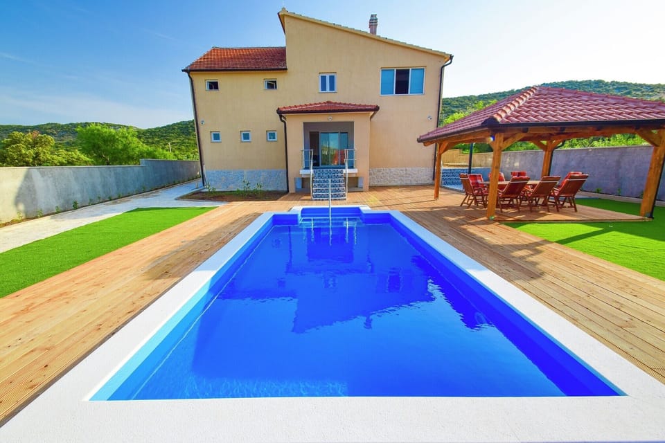 Holiday Home Swimming Pool