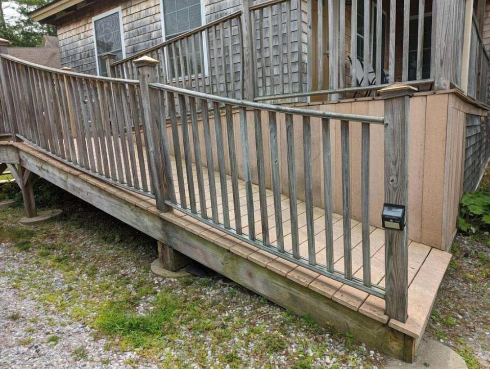 Cottage 19 Ramp Entrance/Front Porch