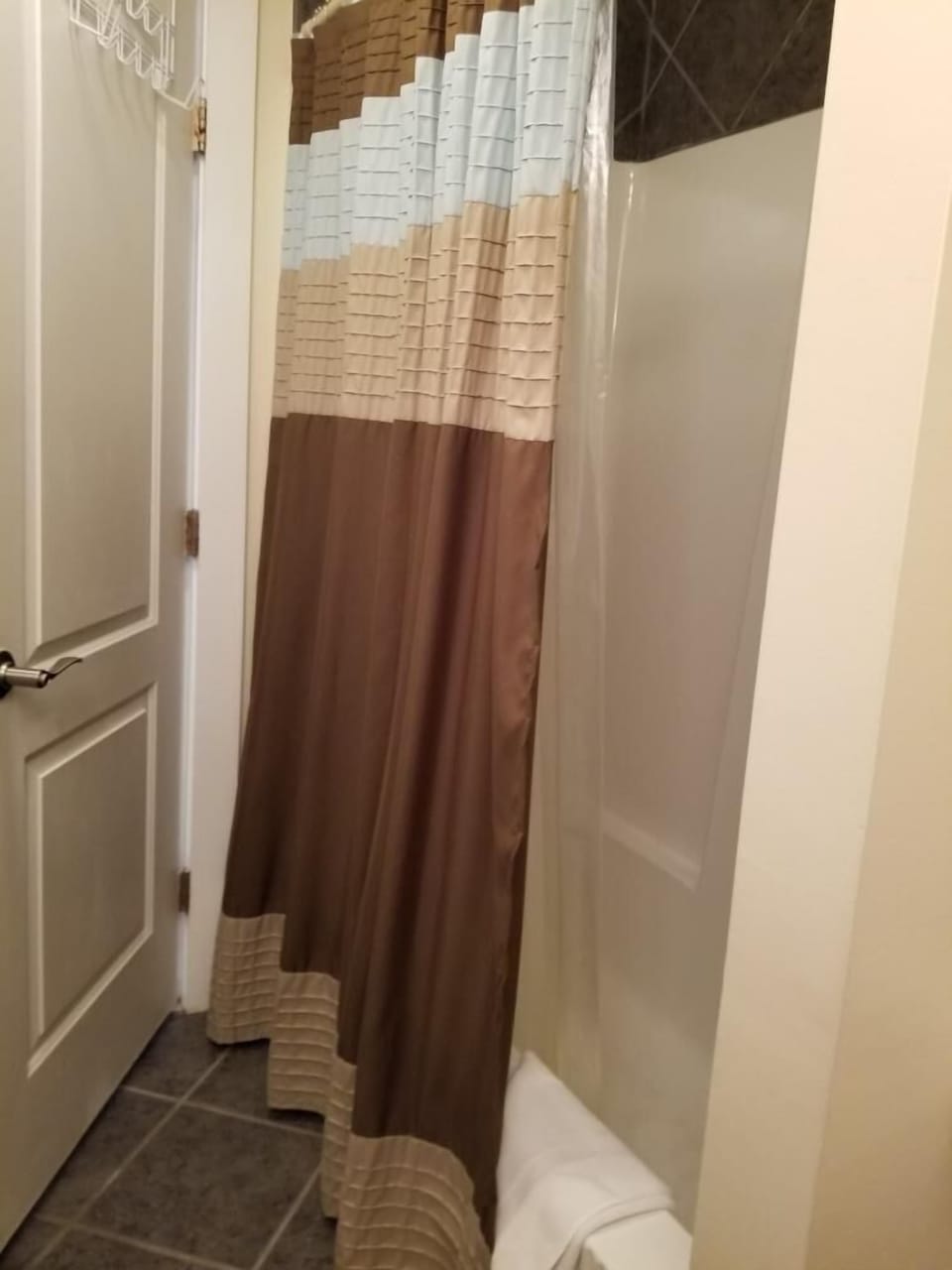 Studio 207 Tub'Shower