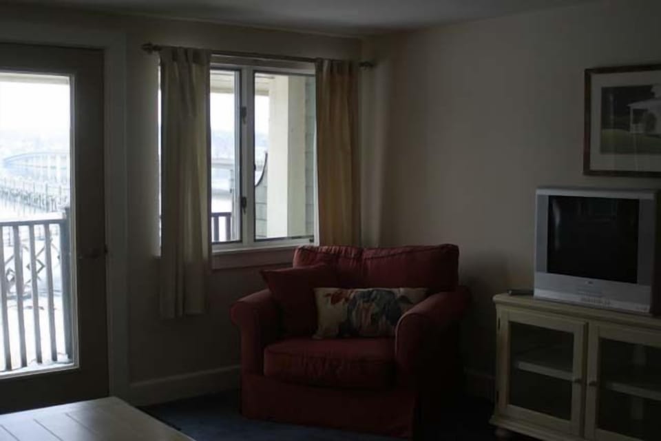 Studio 211 Living Room Outside Balcony