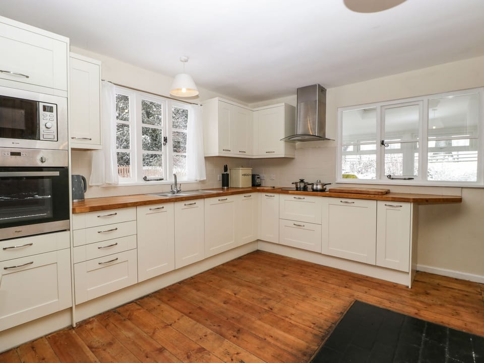 Cottage | Interior
