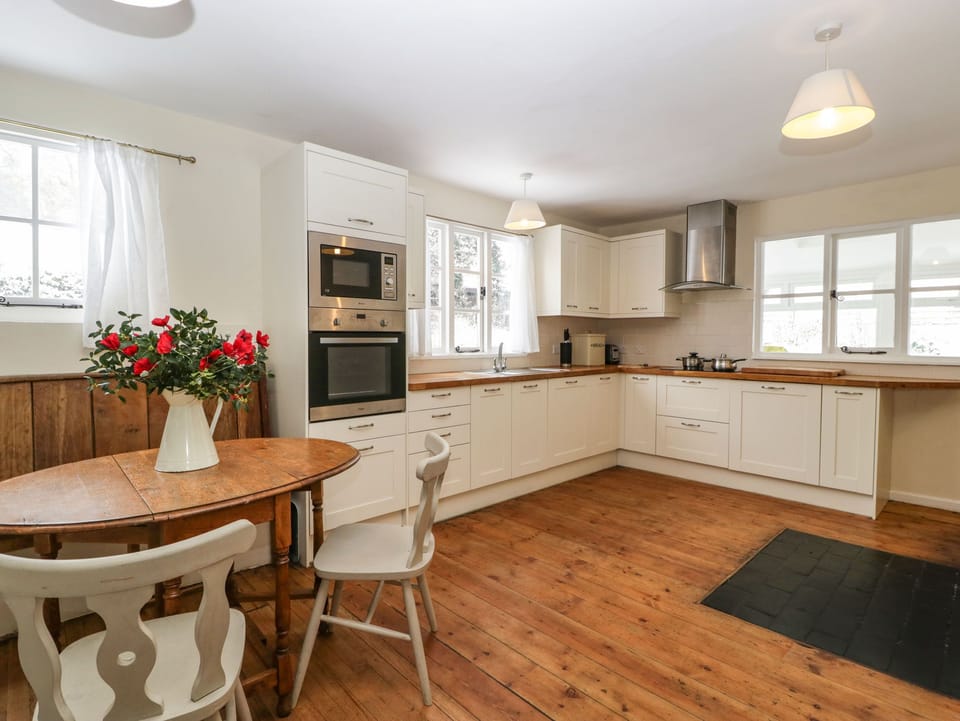 Cottage | Interior