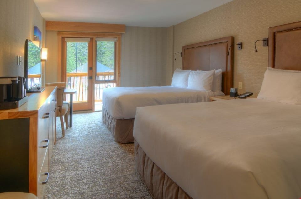 Return to this stunning accessible mountain retreat after a day spent exploring lively Banff!