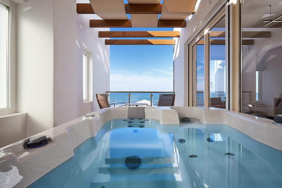 Luxury Villa, 6 Bedrooms | Jetted tub