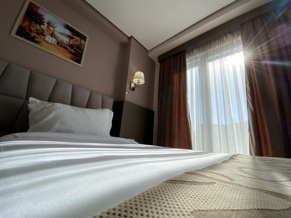 City Twin Room | Minibar, individually furnished, desk, laptop workspace