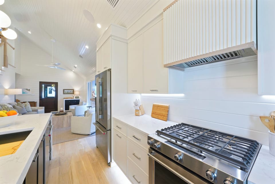 PREMIUM KITCHEN AID STAINLESS STEEL APPLIANCES