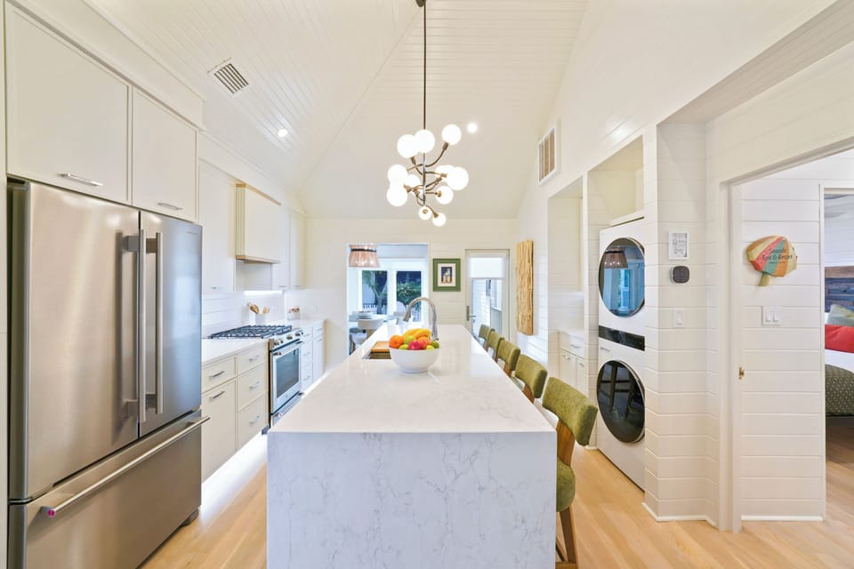 BRAND NEW CHEF'S KITCHEN