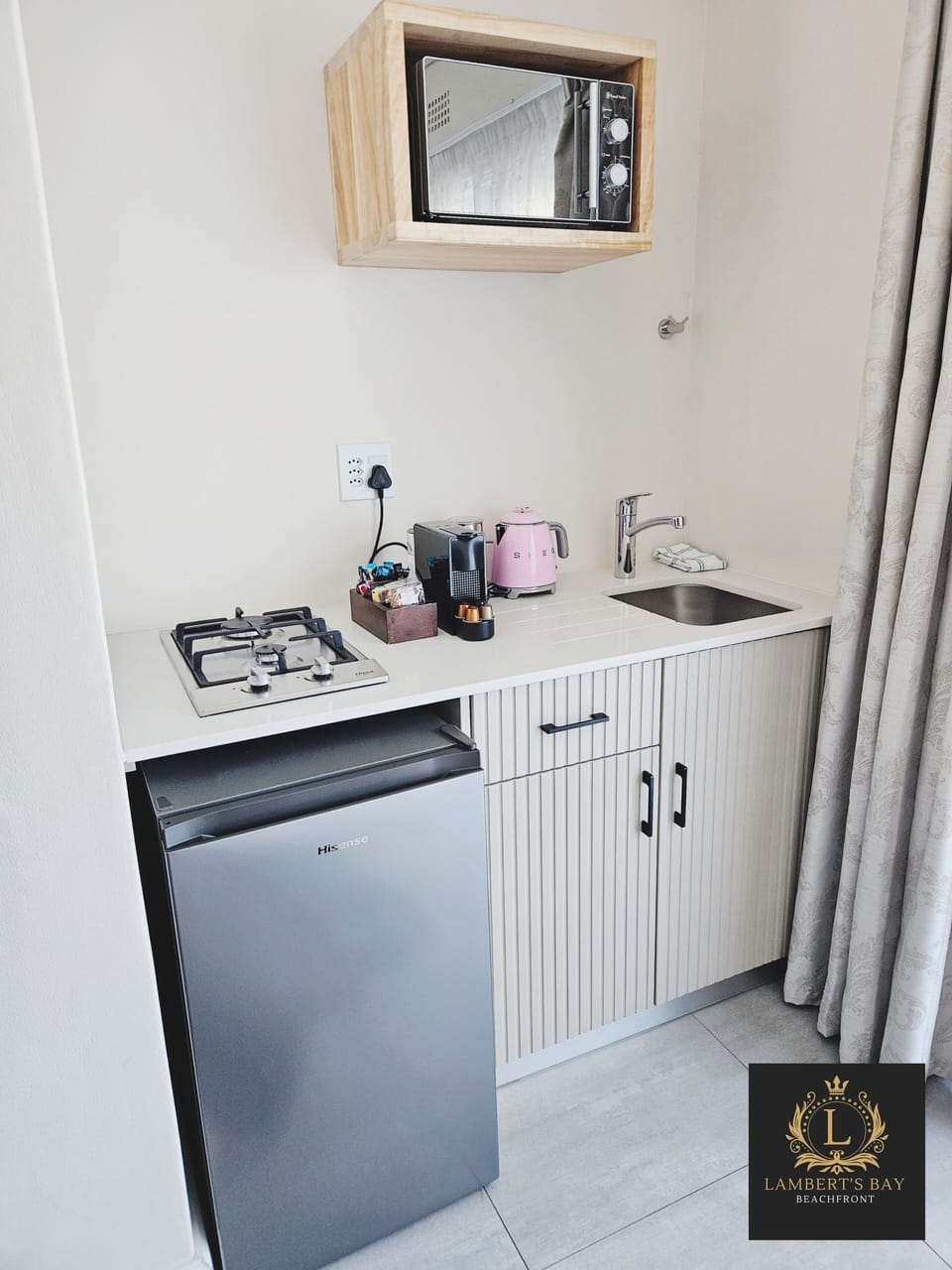 Luxury Room, Beach View | In-room safe, individually decorated, individually furnished, desk