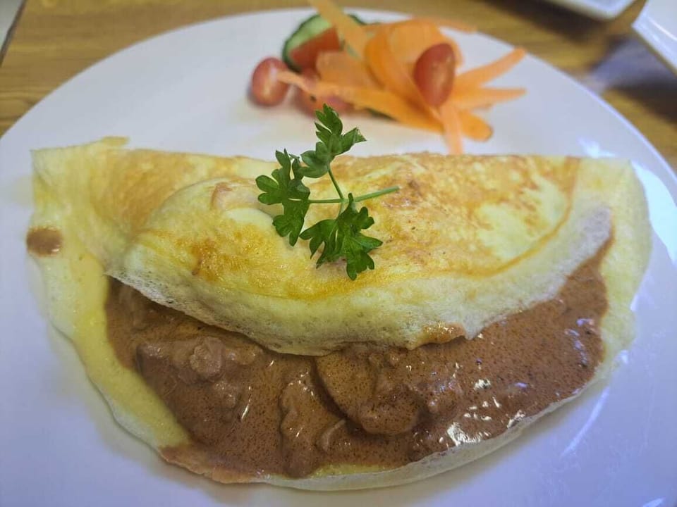 Free daily full breakfast