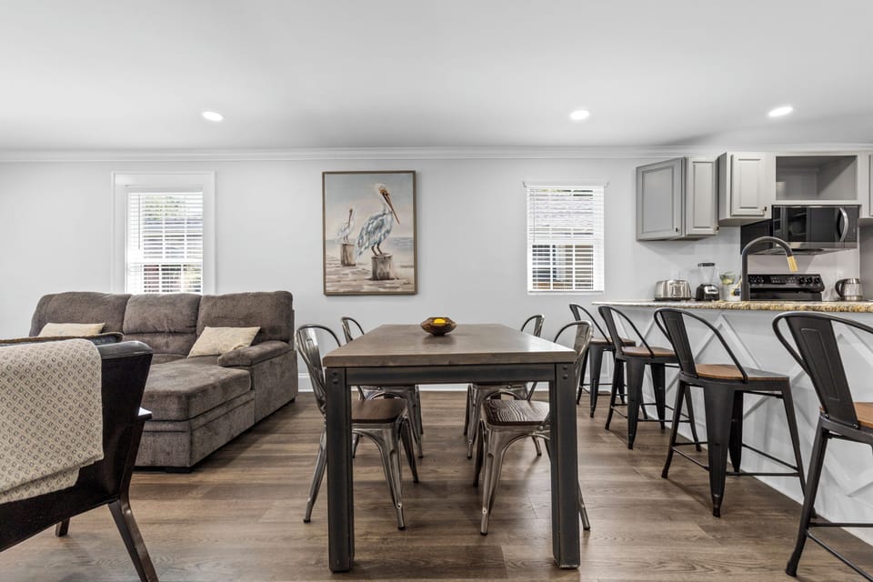 Signature House, 3 Bedrooms, Patio, Courtyard View | In-room dining