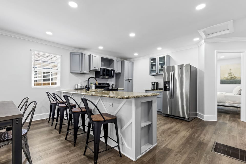 Signature House, 3 Bedrooms, Patio, Courtyard View | Private kitchen | Fridge, microwave, oven, stovetop