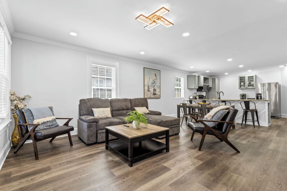 Signature House, 3 Bedrooms, Patio, Courtyard View | Living room | 40-inch flat-screen TV with digital channels, TV, fireplace