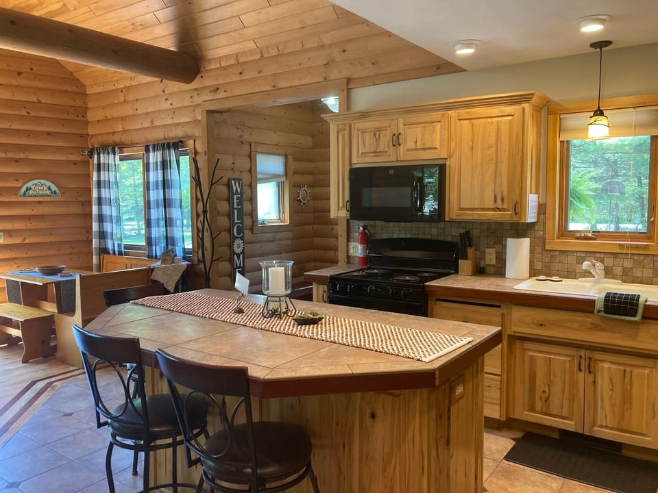 Kitchen, entry, dining room
