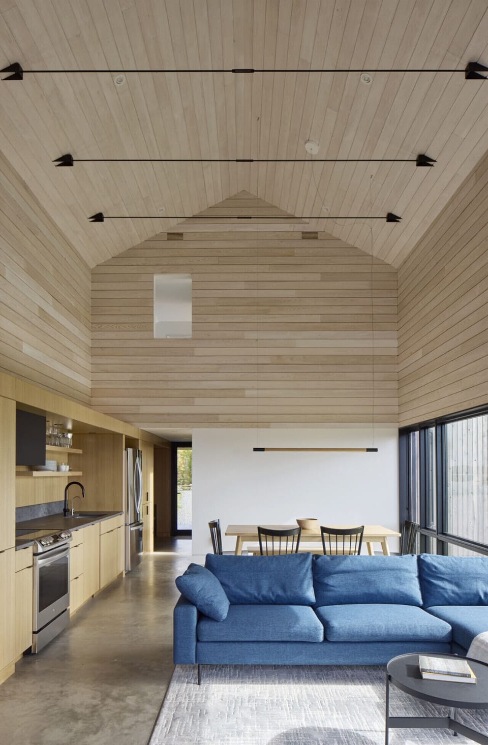 Dining Room: Seating for 6