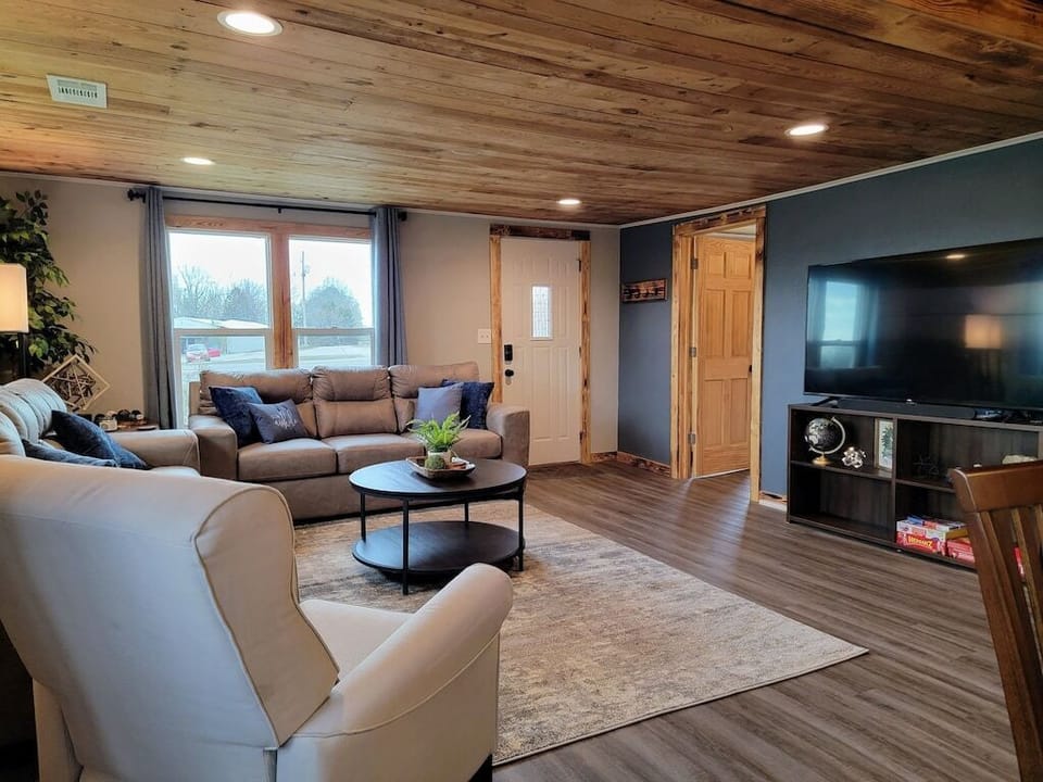 Spacious living room