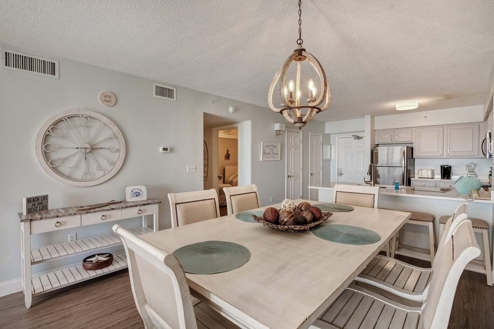 Dining Room, Dining Table, Furniture, Indoors, Table