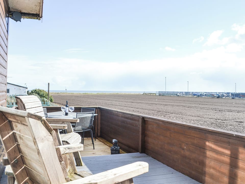 Dining Area | Seagulls Chalet 5, Wilsthorpe