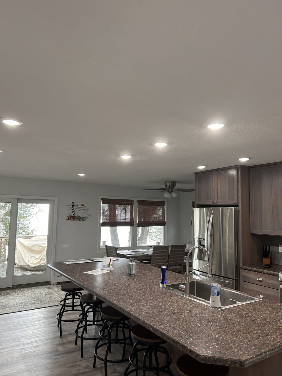 12 Person Eat In Kitchen