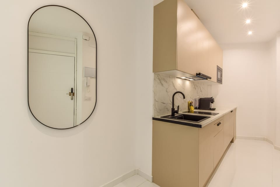 Main view of the kitchen with appliances