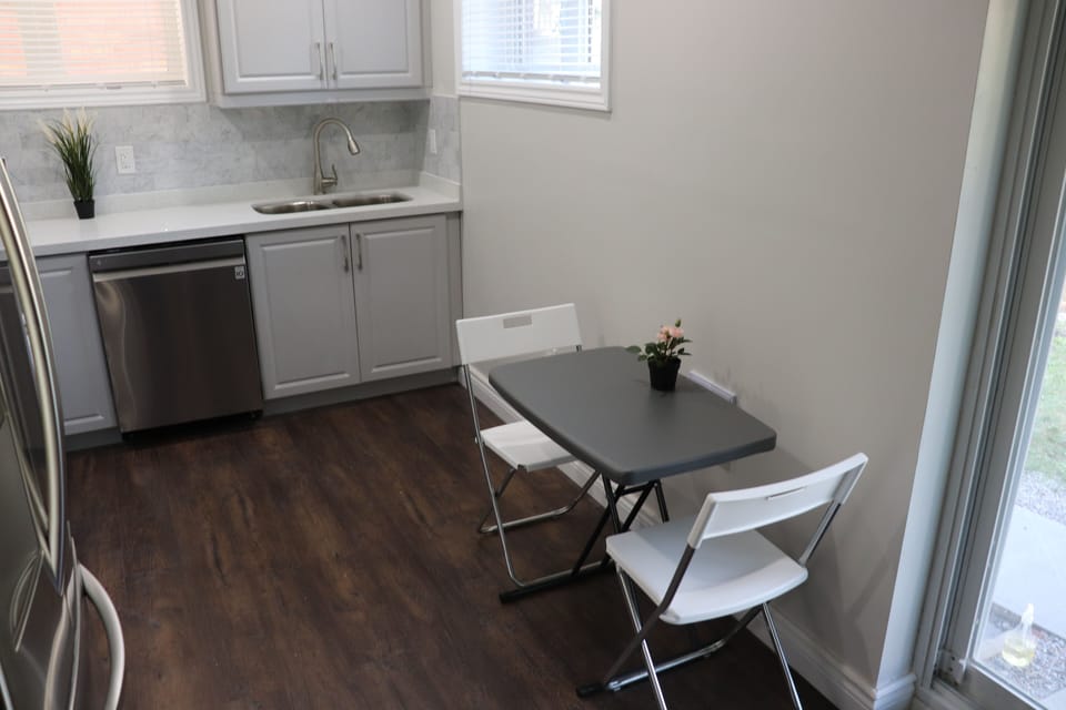 Full kitchen