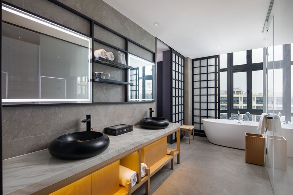 Family Double Room | Individually decorated, individually furnished, desk, laptop workspace