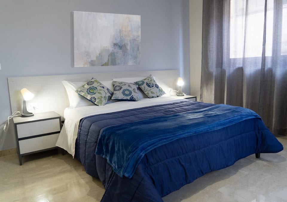 Comfort Triple Room | Minibar, in-room safe, soundproofing, iron/ironing board