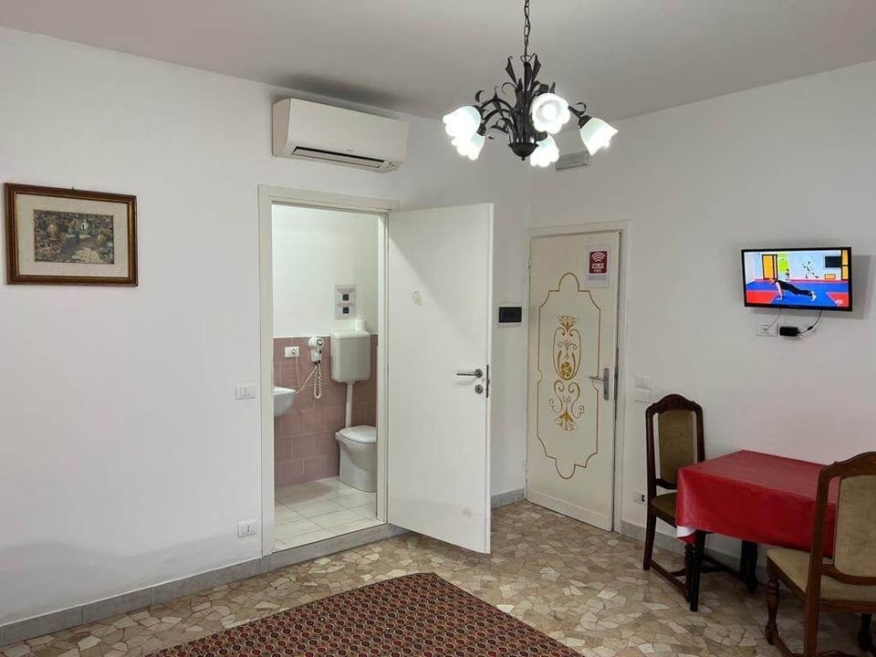 Double Room | Bathroom | Hair dryer, towels