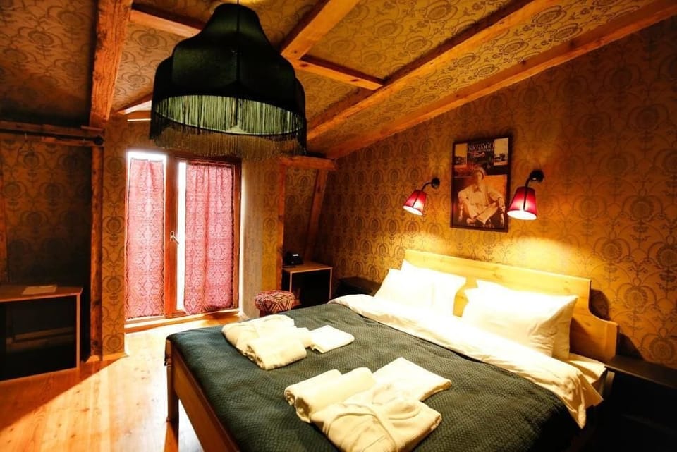 Deluxe Double Room, Balcony | Hypo-allergenic bedding, minibar, individually decorated, soundproofing