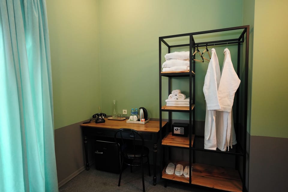 Classic Triple Room, 3 Bedrooms | Hypo-allergenic bedding, minibar, individually decorated, soundproofing
