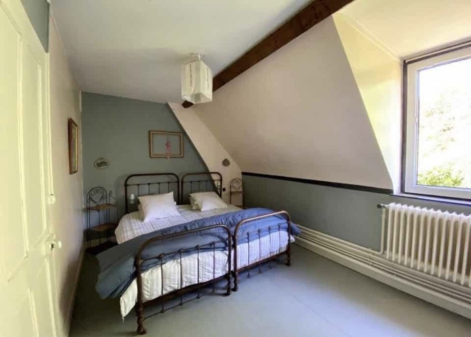 Iron/ironing board, free WiFi