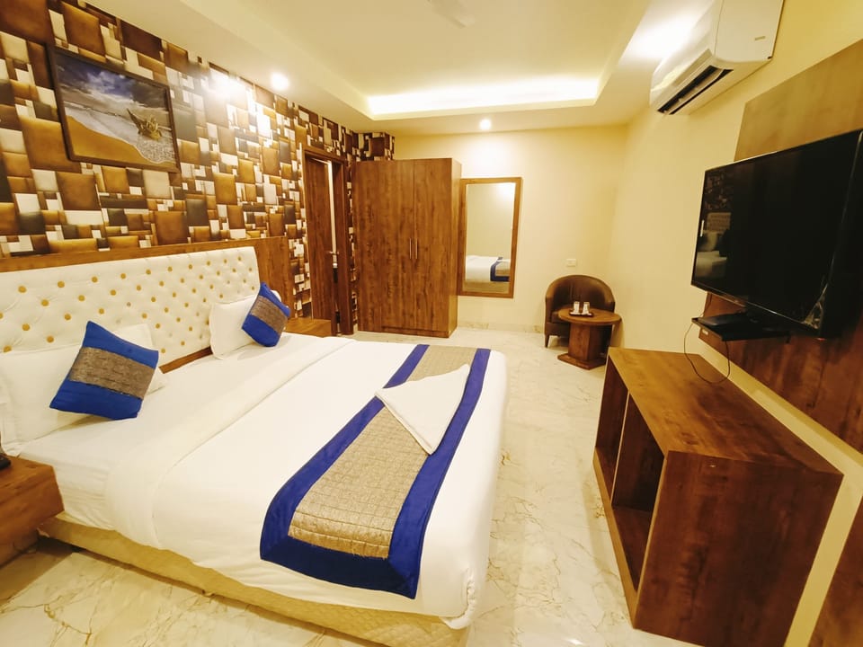 Deluxe Double or Twin Room, City View | Soundproofing, free WiFi, bed sheets