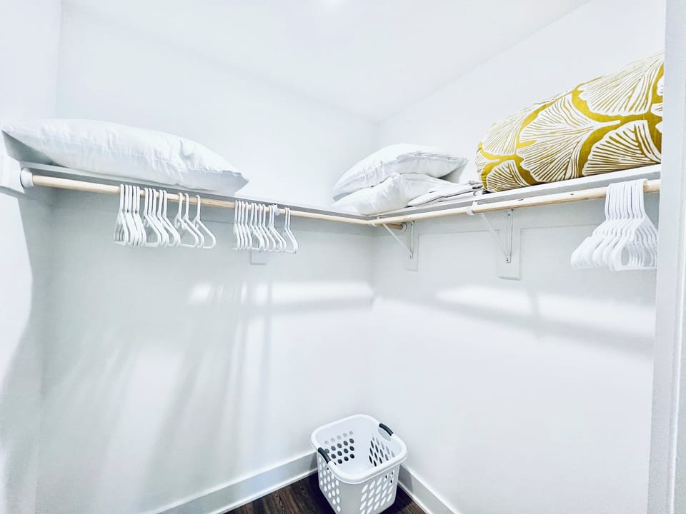 -Master bedroom walk in closet 
-Bedding for queen sleeper sofa 