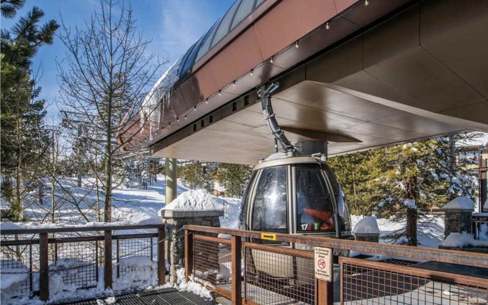 2-minute walk to the free gondola taking you directly to the slopes