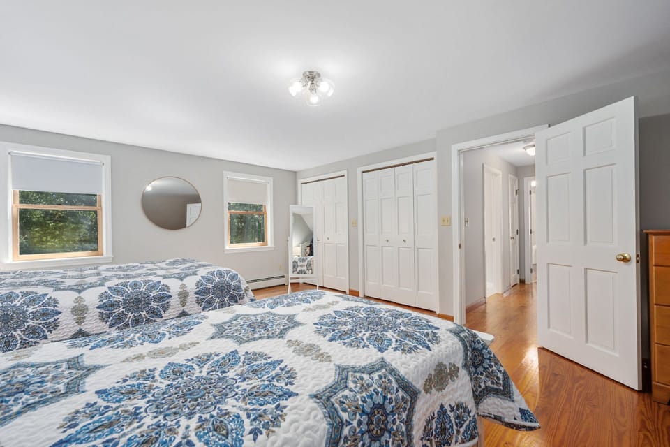 Bedroom 4 - 1 Queen & 2 Twin Beds - 2nd Floor